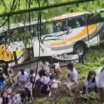 bus masuk jurang