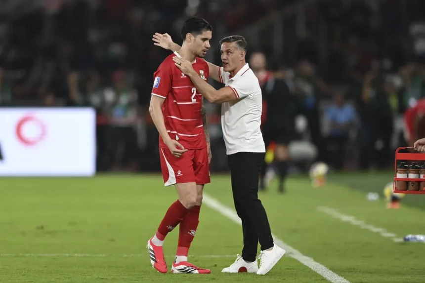 Pelatih John Herdman dan timnas PSSI Senior. Foto : Ist