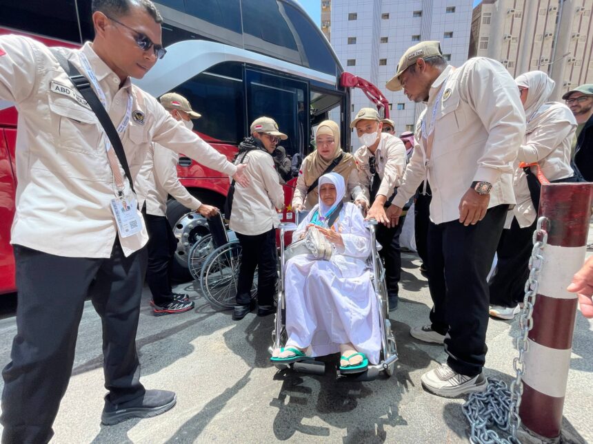 Kloter pertama jemaah haji Indonesia tiba di Makkah. Foto: Kemenhaj