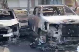 mobil terbakar
