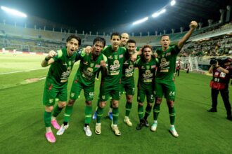 semen padang fc dibantai 0 7 persebaya surabaya mengamuk di stadion haji agus salim 15052026 181405