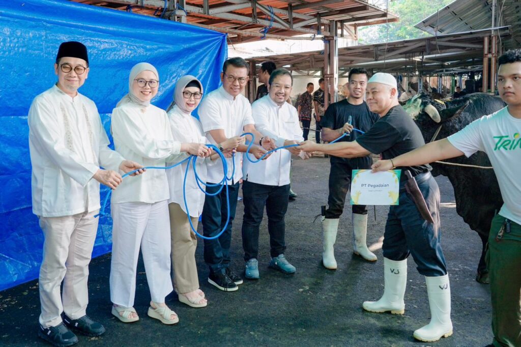Rohis Pegadaian Wujudkan Satu Ketulusan Sejuta Kebermanfaatan, Lewat Distribusi 4.500 Paket Daging Kurban 2 serah