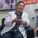 Dokter Spesialis Bedah Saraf Columbia Asia Hospital Pulomas, dr Dhira Atman. Foto: Joesvicar Iqbal/ipol.id