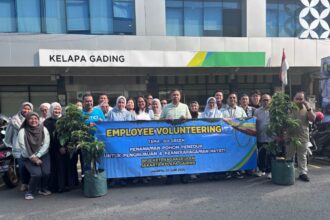 Karyawan BPJS Ketenagakerjaan Kelapa Gading. Foto: Ist