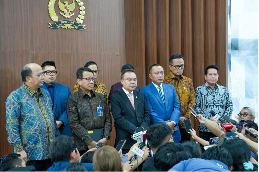 Pertemuan antara Wakil Ketua DPR RI Sufmi Dasco Ahmad, Menteri Sekretaris Negara Prasetyo Hadi, COO BPI Danantara Dony Oskaria, Direktur Utama BRI Hery Gunardi, para Direktur Utama Himbara, BPJS Ketenagakerjaan, serta sejumlah BUMN di Jakarta (09/06). Foto: Dok BRI