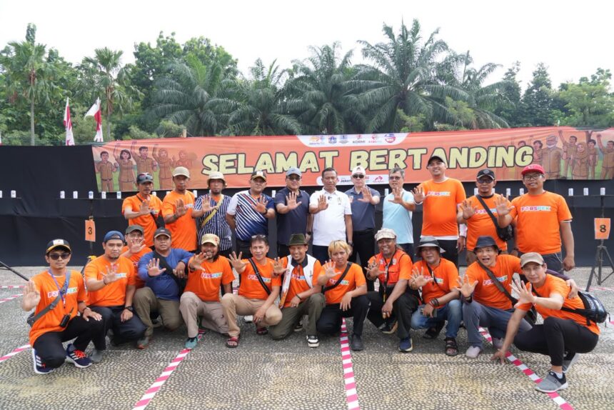 Jajaran Pemerintah Kota Jakarta Timur (Pemkot Jaktim) dipimpin Wali Kota Jakarta Timur, Munjirin, menyiapkan sejumlah lomba untuk Apartur Sipil Negara (ASN) guna meramaikan HUT Jakarta ke-499. Sebelumnya, lomba ketapel di Banjir Kanal Timur (BKT) Kecamatan Duren Sawit untuk ASN dan masyarakat digelar. Foto: Ist