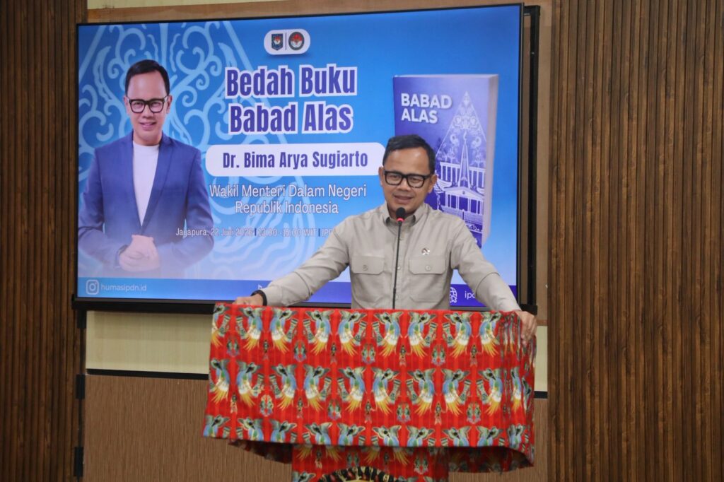 Beri Bekal Praja IPDN Papua, Wamendagri Bima: Pemimpin Harus Punya Ideologi, Strategi, dan Taktik 2 54004486 33da 4b39 aa3f 7ddf43f1255d