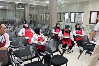 Guru SMKN 3 Kediri mengikuti pelatihan kuliner yang digelar Bogasari Baking Center (BBC) Surabaya. Foto: Ist