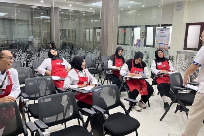 Guru SMKN 3 Kediri mengikuti pelatihan kuliner yang digelar Bogasari Baking Center (BBC) Surabaya. Foto: Ist