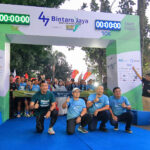 Wakil Wali Kota Tangerang Selatan, Pilar Saga Ichsan (depan, kedua dari kiri) bersama jajaran manajemen PT Jaya Real Property, Tbk dan para peserta Run for Education, Ahad (7/6/2026) lalu. (ipol.id/Alidrian Fahwi).