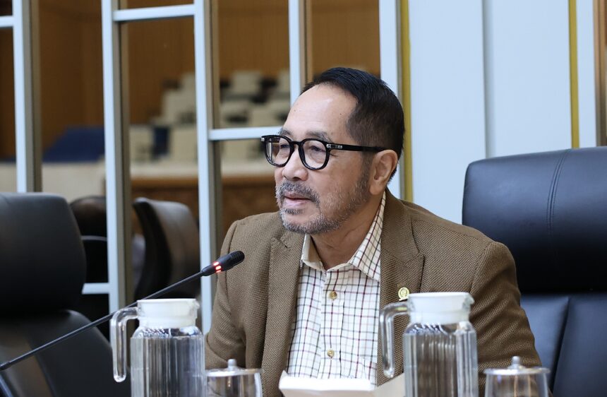 Anggota Komisi IV DPR RI Firman Soebagyo dalam agenda Rapat Kerja Komisi IV DPR RI dengan Kepala Bad20260610161936