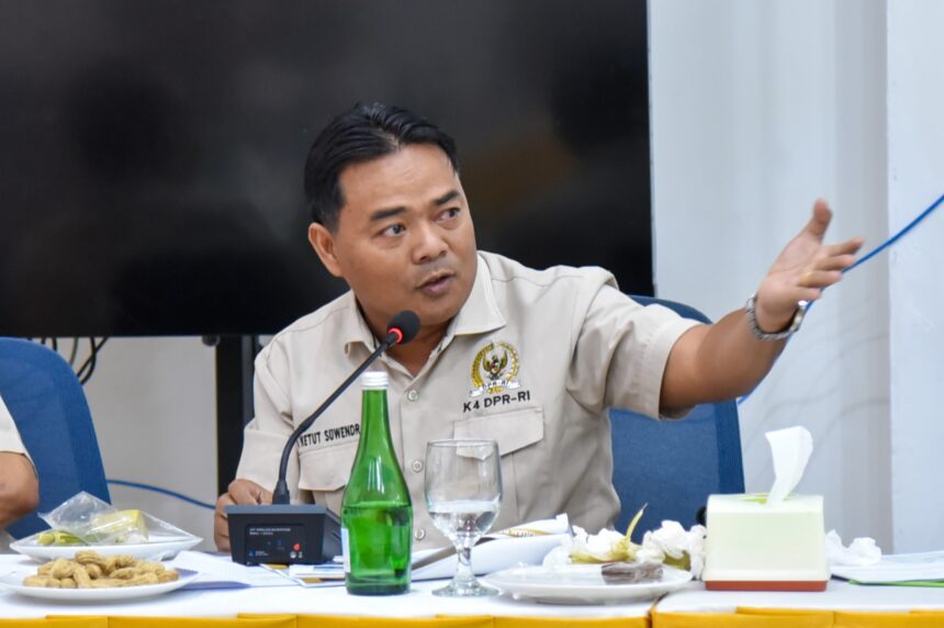 Anggota Komisi IV DPR RI I Ketut Suwendra dalam agenda Kunjungan Kerja Panja RUU Kehutanan di Manad20260608105032