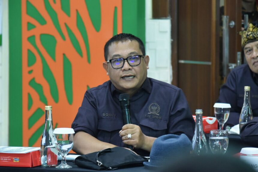 Anggota Komisi IV DPR RI Sonny T Danaparamita saat mengikuti kunjungan kerja Panitia Kerja Panja 20260614201224