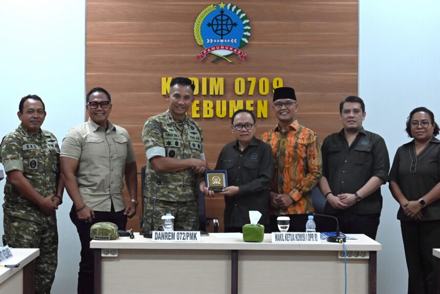 Anggota Komisi I DPR RI Taufiq R Abdullah saat mengikuti Kunjungan Kerja Spesifik Komisi I DPR RI 20260613120958