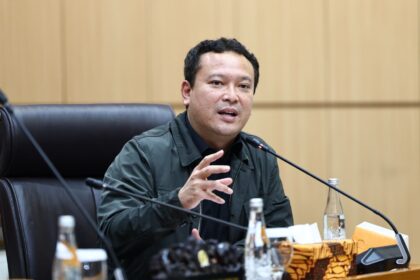 Anggota Komisi VII DPR RI Banyu Biru Djarot dalam Rapat Dengar Pendapat Umum RDPU Panja RUU Kawasa20260625102535
