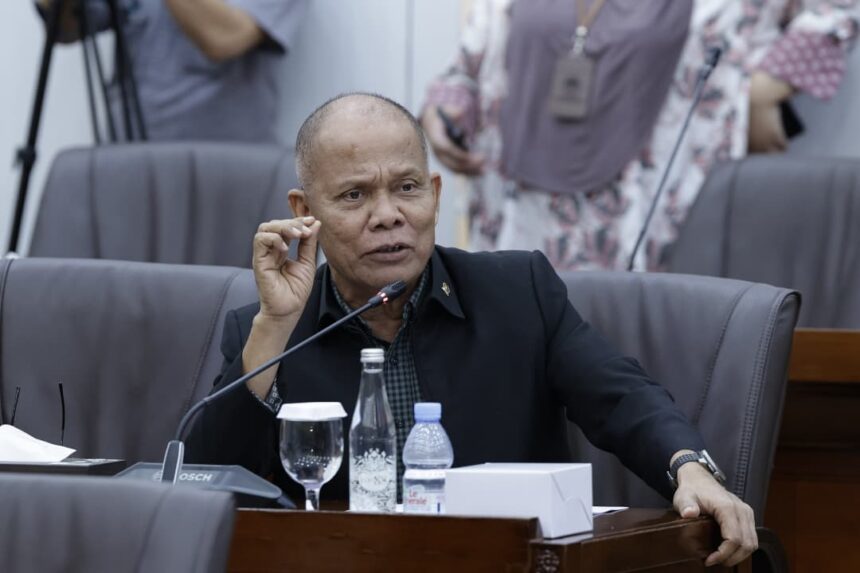 Anggota Komisi VI DPR RI Sturman Panjaitan dalam Rapat Dengar Pendapat Komisi VI DPR RI dengan BP B20260617174351