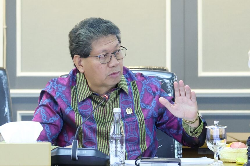 Anggota Komisi XIII DPR RI Tonny Tesar dalam Rapat Dengar Pendapat di Kompleks Parlemen Senayan J20260617105805