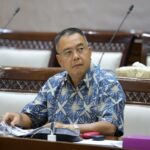 Anggota Komisi XI DPR RI Harris Turino saat Rapat Dengar Pendapat Umum RDPU dan uji kelayakan sert20260625192318
