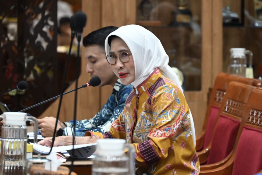 Anggota Komisi X DPR RI Dewi Coryati dalam Rapat Kerja Komisi X DPR RI bersama Menteri Pendidikan T20260602160419 1
