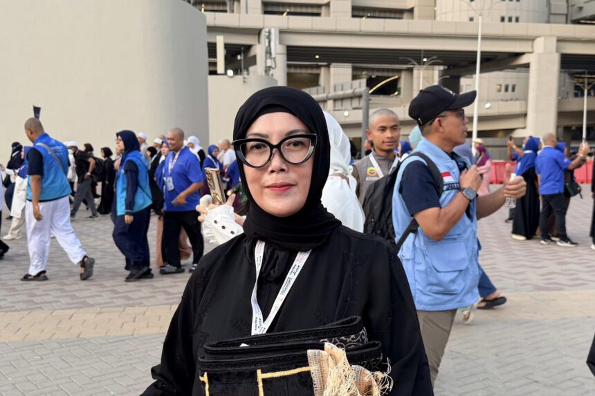 Anggota Timwas Haji DPR RI Selly Andriany Gantina saat di Mina Makkah Jumat 29 5 2026 Foto Ek20260529143902 1