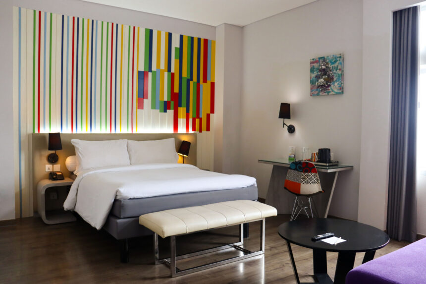 ibis Styles Jakarta Mangga Dua Square, menghadirkan paket menginap bertajuk Extended Escape Deal, yang dirancang untuk memberikan kenyamanan maksimal bagi tamu yang membutuhkan masa tinggal lebih lama sekaligus mendukung gaya hidup yang lebih berkelanjutan. (istimewa/dok. ibis Styles Jakarta Mangga Dua Square).