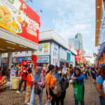 Ilustrasi pengunjung di kawasan Jakarta Fair atau dikenal dengan Pekan Raya Jakarta, Foto: Istock @Sony Herdiana