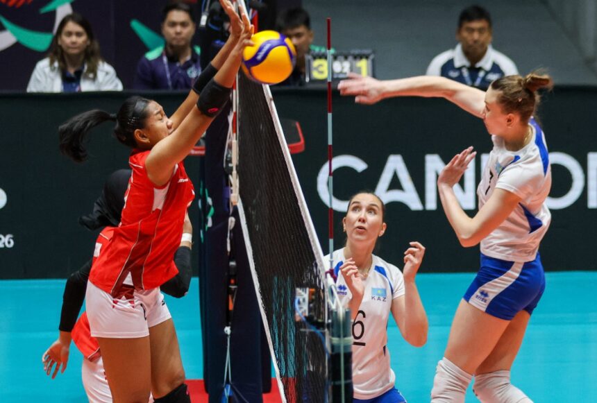 Timnas voli putri Indonesia tampil lebih kompetitif saat menantang Vietnam dalam lanjutan AVC Cup Women 2026 di Candon City, Filipina, Senin (8/6/2026). Meski harus menyerah 2-3 (25-18, 22-25, 18-25, 25-19, 13-15), Indonesia mampu memaksa lawan bekerja keras hingga pertandingan berlangsung lima set. Sejak awal laga, skuad besutan. Fot/PBVSI