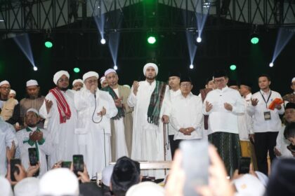 Gubernur DKI Jakarta, Pramono Anung bersama ulama. Foto: Pemprov DKI Jakarta