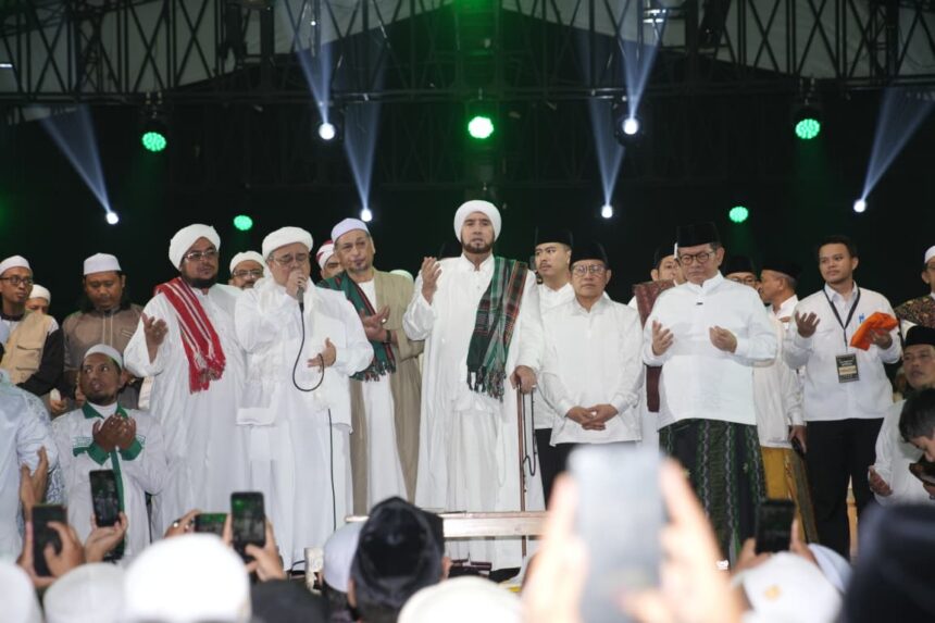 Gubernur DKI Jakarta, Pramono Anung bersama ulama. Foto: Pemprov DKI Jakarta