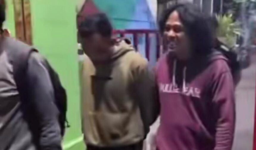 Polisi berhasil menangkap satu tersangka dalam kasus penculikan bermodus polisi gadungan yang terjadi di Semarang. Foto: Tangkap layar TikTok @polrihariini
