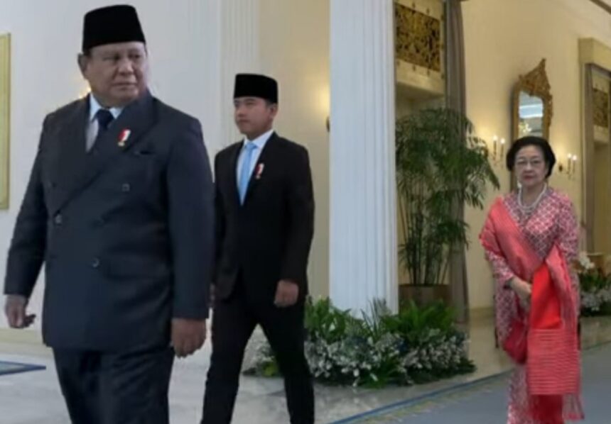 Presiden Prabowo Subianto, Wakil Presiden Gibran Rakabuming Raka bersama Ketua Umum PDIP Megawati Soekarnoputri hadiri Upacara Hari Lahir Pancasila di Gedung Pancasila, Jakarta, Senin (1/6/2026). Foto: YouTube Sekretariat Presiden