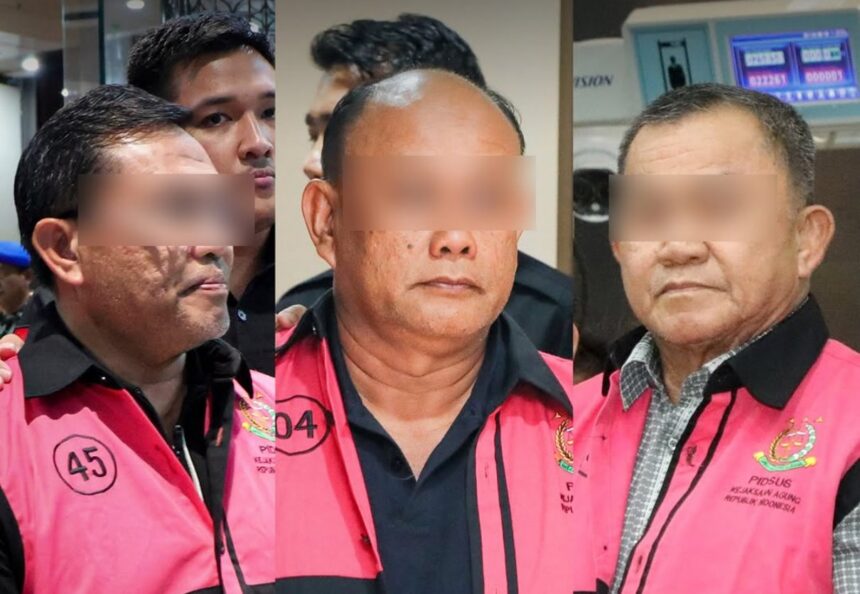 Tiga tersangka perkara dugaan tindak pidana korupsi tata kelola program MBG. Foto: Instagram @kejaksaan.ri