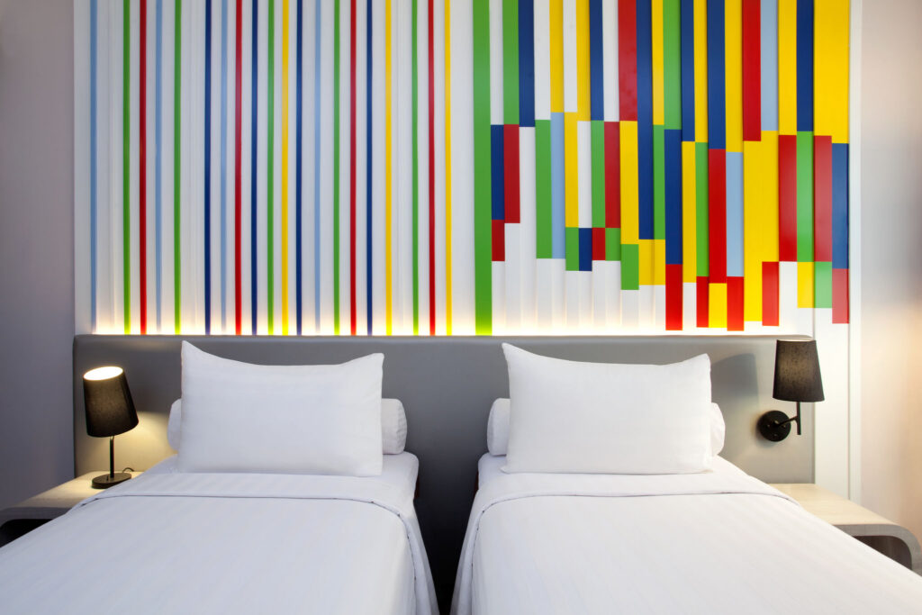 ibis Styles Jakarta Mangga Dua Square, menghadirkan paket menginap bertajuk Extended Escape Deal, yang dirancang untuk memberikan kenyamanan maksimal bagi tamu yang membutuhkan masa tinggal lebih lama sekaligus mendukung gaya hidup yang lebih berkelanjutan. (istimewa/dok. ibis Styles Jakarta Mangga Dua Square).