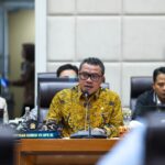 Wakil Ketua Komisi VII DPR RI Lamhot Sinaga saat memimpin Rapat Dengar Pendapat Umum RDPU Paniti20260622145439