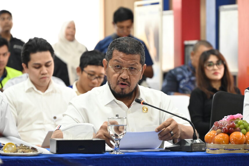 Wakil Ketua Komisi V DPR RI Roberth Rouw dalam Kunjungan Kerja Spesifik Komisi V DPR RI ke Pelabuh20260619080511