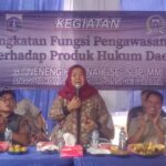 Anggota DPRD Fraksi Demokrat yang juga Komisi D DPRD DKI, Neneng Hasanah saat reses di RT 06/RW 02, Sukapura, Jakut.(Foto Sofian/ipol.id