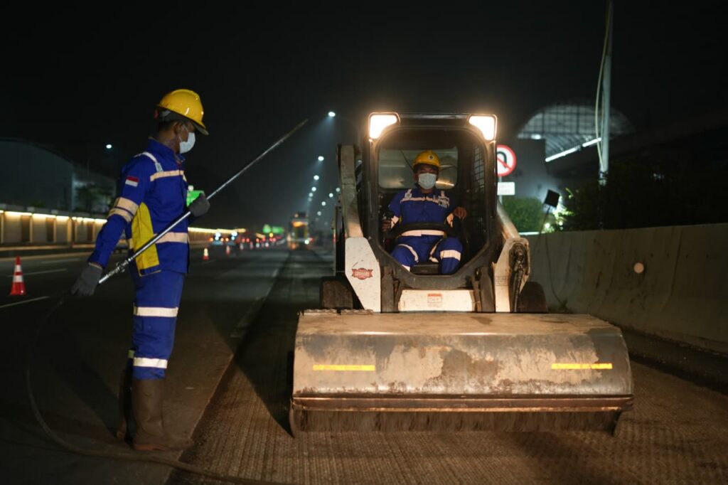 Jelang Periode Libur Sekolah, Jasa Marga Intensifkan Preservasi Rutin Jalan Tol untuk Tingkatkan Kelancaran, Keamanan dan Kenyamanan Perjalanan 2 WhatsApp Image 2026 06 18 at 18.51.22