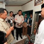 (Mendagri) Muhammad Tito Karnavian bersama Menteri Perumahan dan Kawasan Permukiman (PKP) Maruarar Sirait meninjau langsung penerima BSPS atau bedah rumah di Kecamatan Matraman, Kota Jakarta Timur, Jumat (19/6/2026).