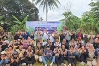 PT Pegadaian Area Samarinda ikut ambil bagian dalam Program 2.000 Pohon untuk Kalimantan Timur yang digelar di Desa Budaya Pampang, Samarinda. Foto: Ist