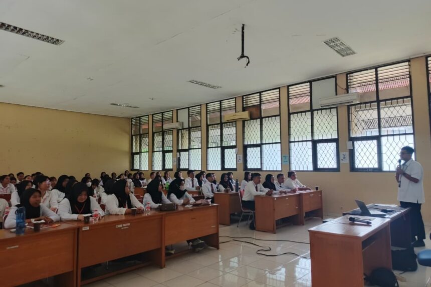 BPJS Ketenagakerjaan Kantor Cabang Jakarta Ceger memberikan pembekalan kepada Calon Pekerja Migran Indonesia yang akan berangkat ke Jepang. Foto: Ist