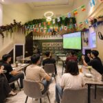 T-Bene Social Coffee & Kitchen hadirkan pengalaman nonton bareng sepak bola piala dunia 2026 dengan lisensi remsi dan sensasi berbeda bagi para pecinta sepak bola. (istimewa/dok. T-Bene Social Coffee & Kitchen)