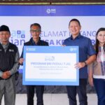 Penyaluran bantuan bagi Desa Ketapanrame, Kecamatan Trawas, Kabupaten Mojokerto, Jawa Timur dalam bentuk pengembangan pusat edukasi manasik haji, pengembangan sarana dan prasarana wisata Sumber Gempong serta pengembangan sarana dan prasarana Taman Ghanjaran. Foto: Dok BRI