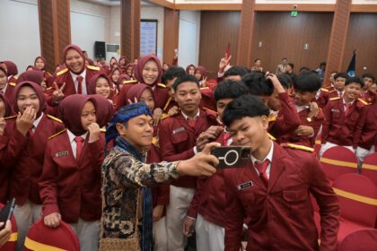 Wamendikdasmen Fajar, mengingatkan pentingnya sinergitad lintas sektor untuk Sekolah Rakyat. Foto: Irfan/Dok Humas