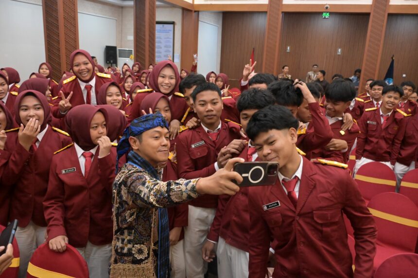 Wamendikdasmen Fajar, mengingatkan pentingnya sinergitad lintas sektor untuk Sekolah Rakyat. Foto: Irfan/Dok Humas