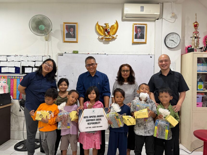 Hotel Ciputra Jakarta kembali menggelar kegiatan Corporate Social Responsibility (CSR) dengan mengunjungi Sahabat Anak Grogol dan Wisma Berea Kedoya. (istimewa/dok. Hotel Ciputra Jakarta).