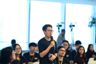Peserta Culture Agent/Culture Booster Meet & Greet (CAMG) 2026menyampaikan pandangan dalam sesi Sharing Session yang menjadi ruang bagi para peserta untuk saling bertukar pengalaman dan pembelajaran mengenai implementasi budaya perusahaan secara konsisten serta memberikan dampak positif terhadap organisasi maupun bisnis. Foto: Telkom Indonesia