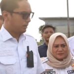 Lurah Paya Pasir, Kecamatan Medan Marelan, Syerly, dijatuhi sanksi pembinaan disiplin setelah diduga mengejek seorang warga. Foto: Tangkapan layar Intagram @undercover