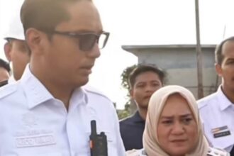 Lurah Paya Pasir, Kecamatan Medan Marelan, Syerly, dijatuhi sanksi pembinaan disiplin setelah diduga mengejek seorang warga. Foto: Tangkapan layar Intagram @undercover