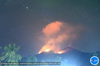 Gunungapi Karangetang erupsi pada Senin (13/7/2026) pukul 00:35 WITA. Foto: PVMBG
