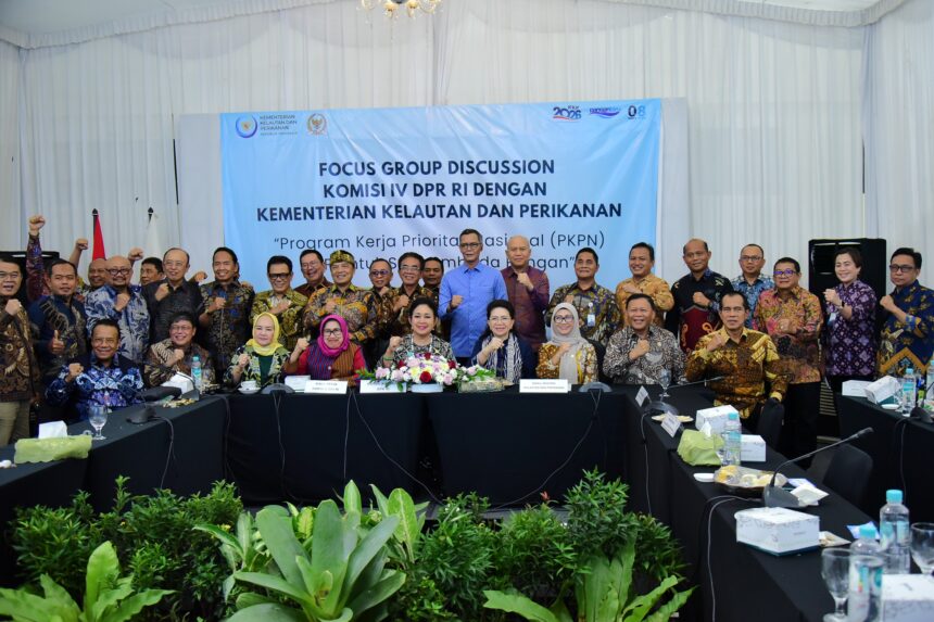 Anggota Komisi IV DPR RI Endang Setyawati Thohari Kerudung Berwarna Pink dalam Focus Group Disc20260711173133